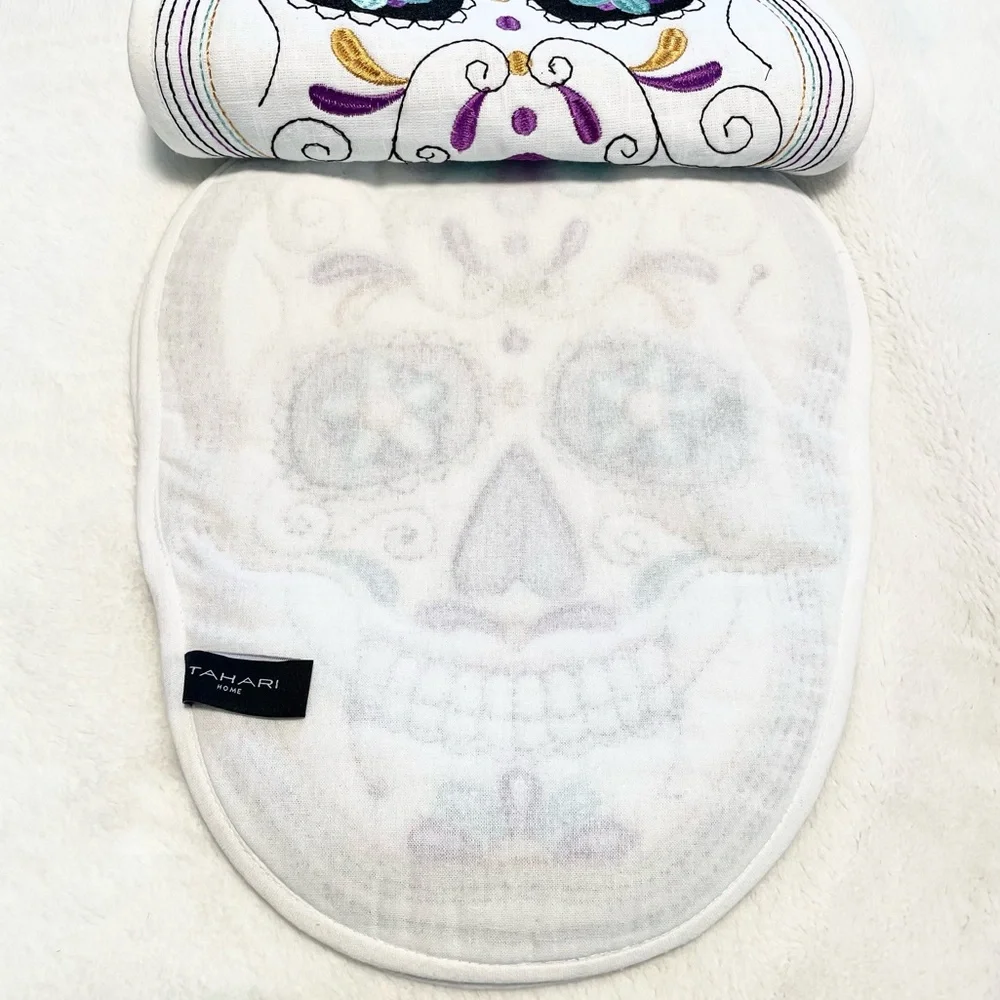 NWT Set of 4 Day of The Dead Skull/ Skeleton Placemats